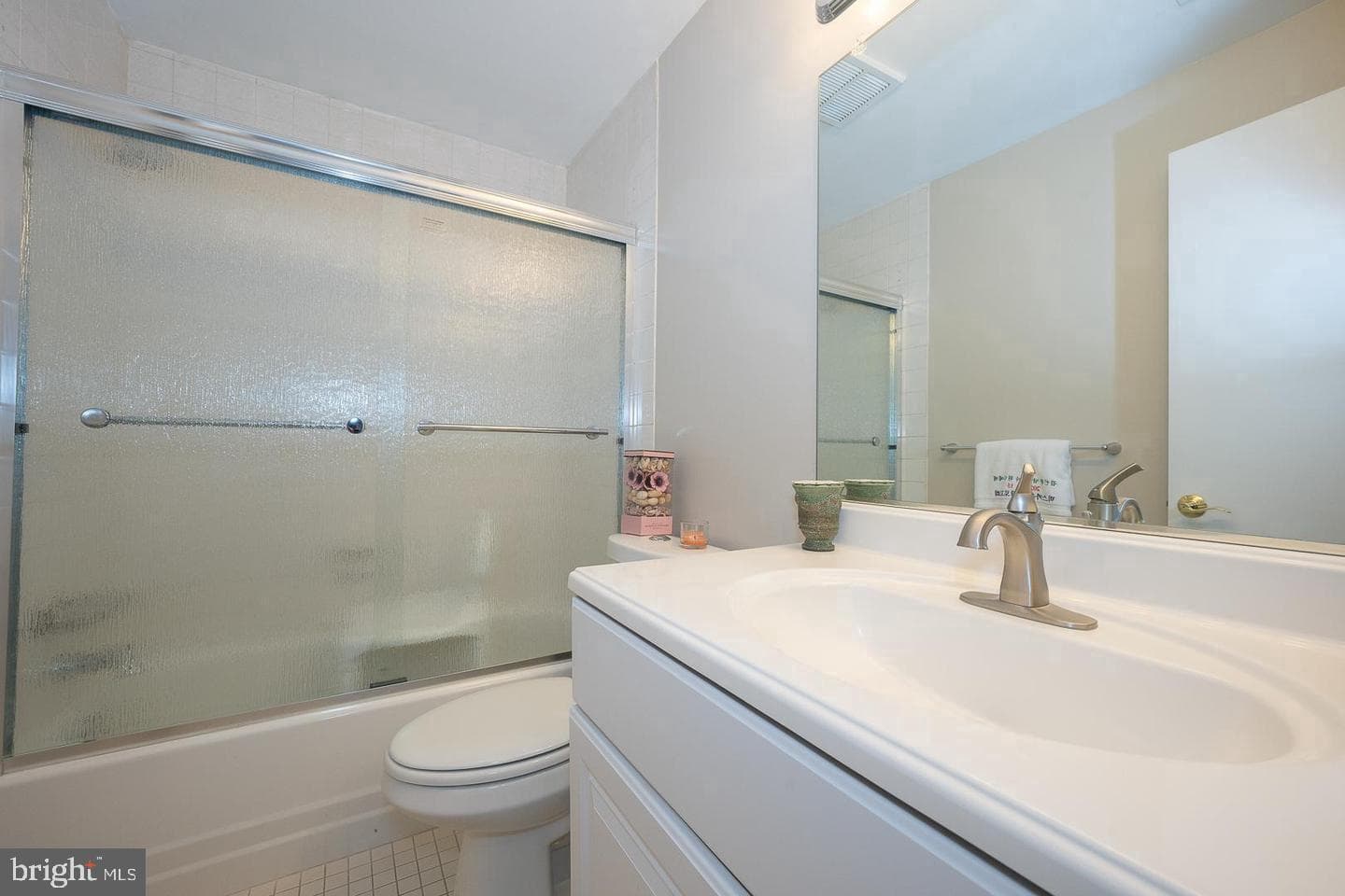 1750 Oakwood Terrace #16-I photo 20