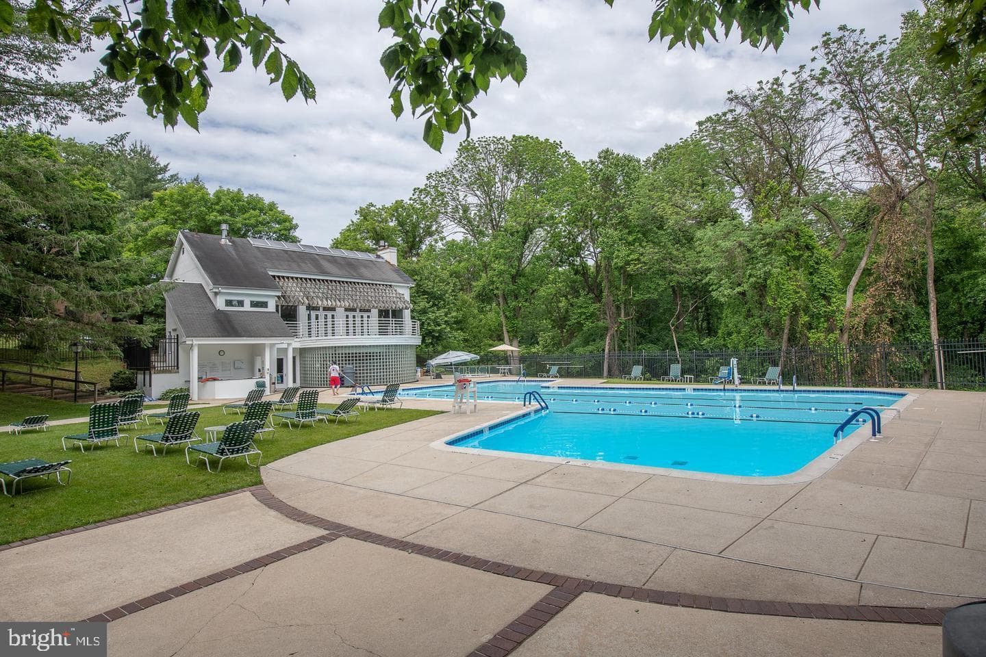 1750 Oakwood Terrace #16-I photo 34