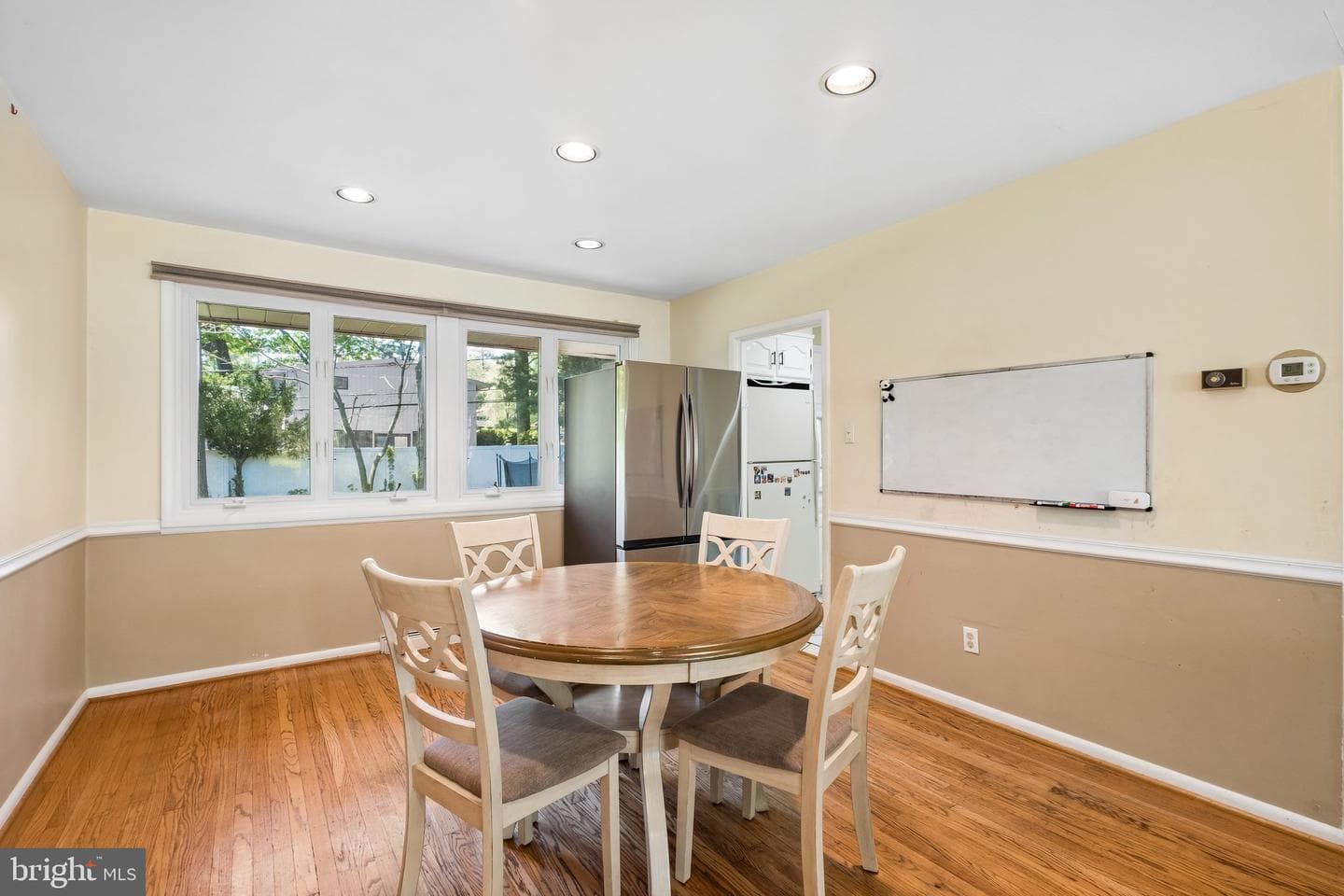 1076 Devon Road photo 11