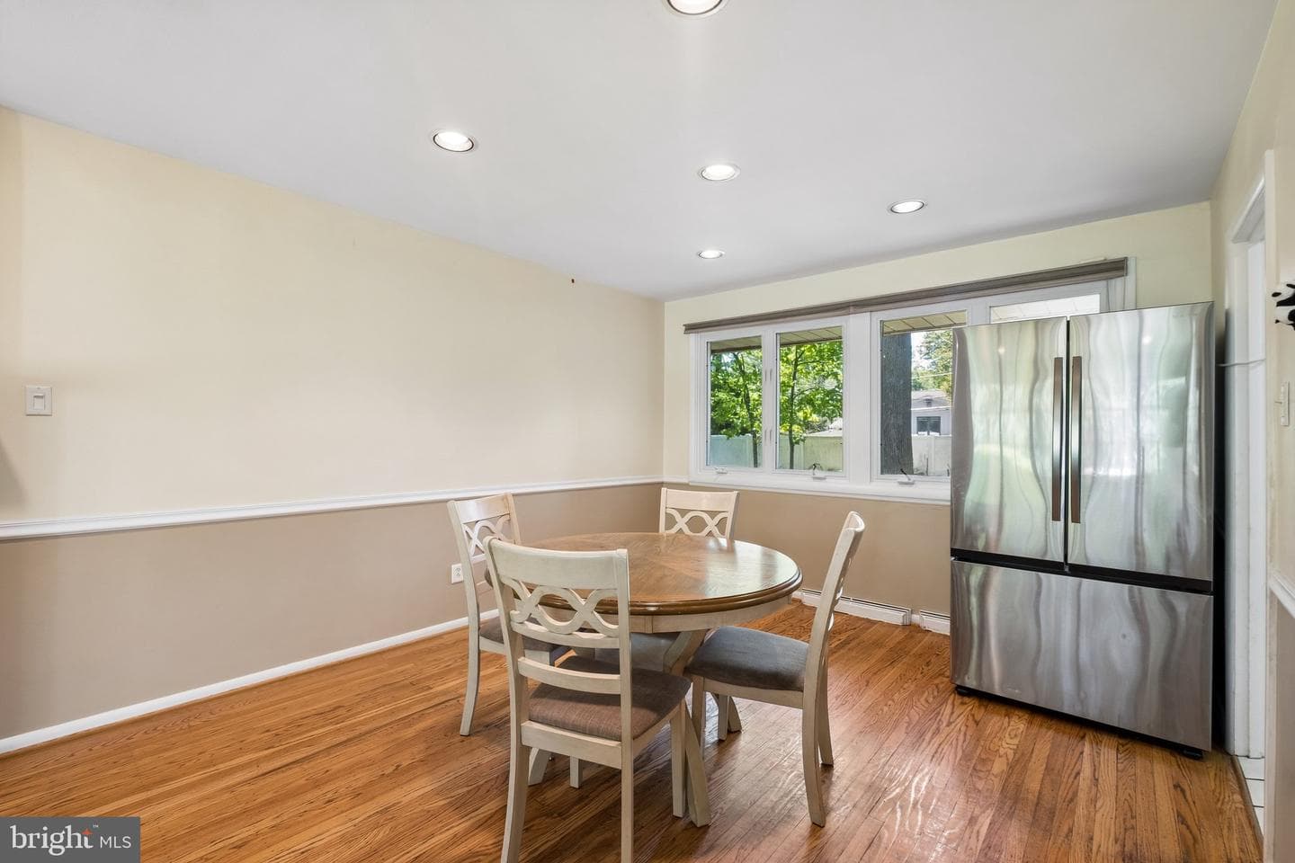 1076 Devon Road photo 12