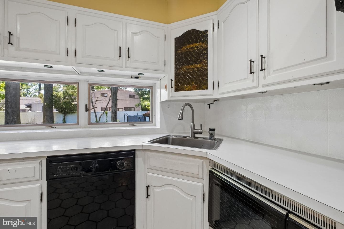1076 Devon Road photo 21