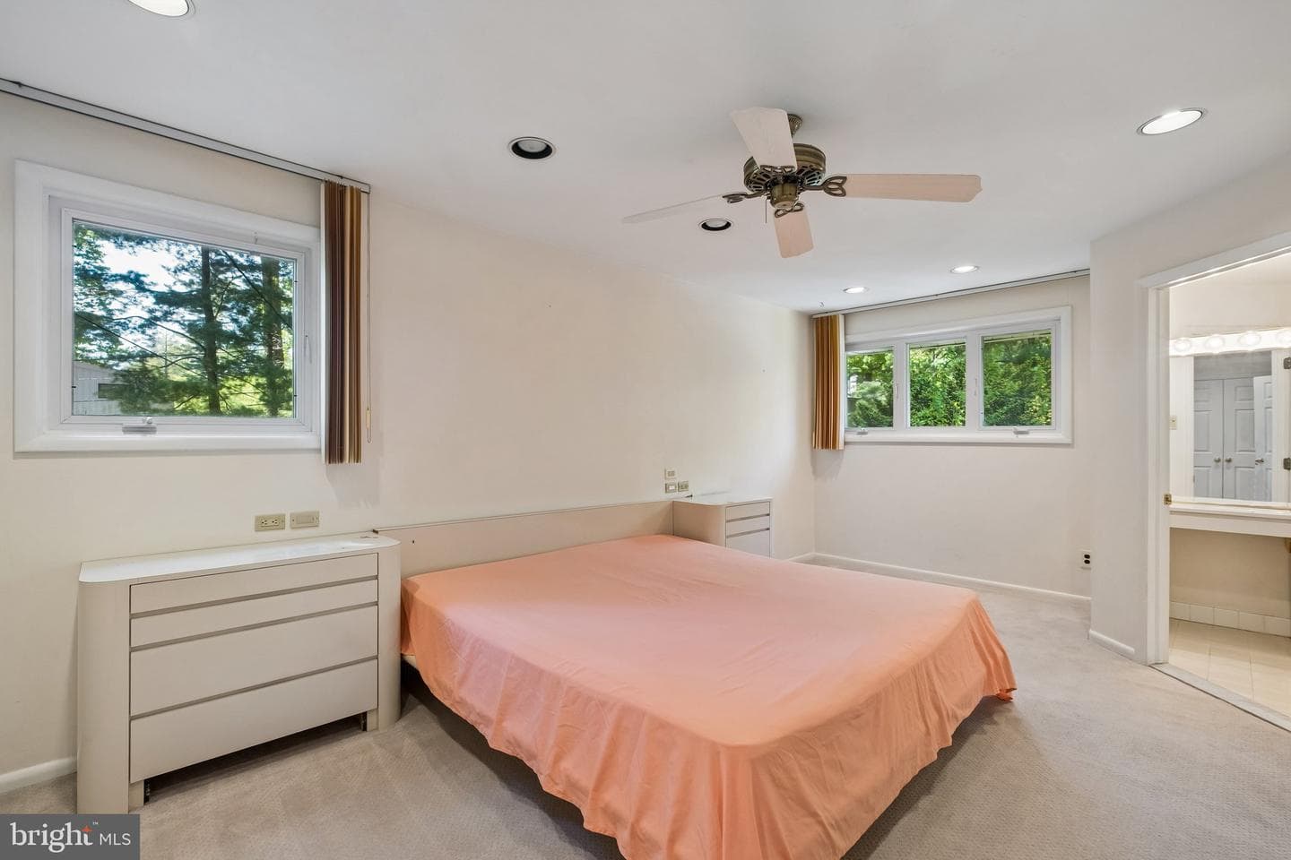 1076 Devon Road photo 24