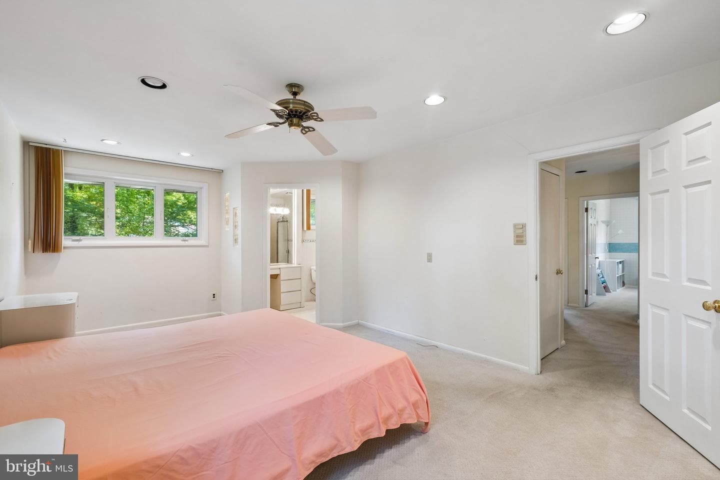 1076 Devon Road photo 27