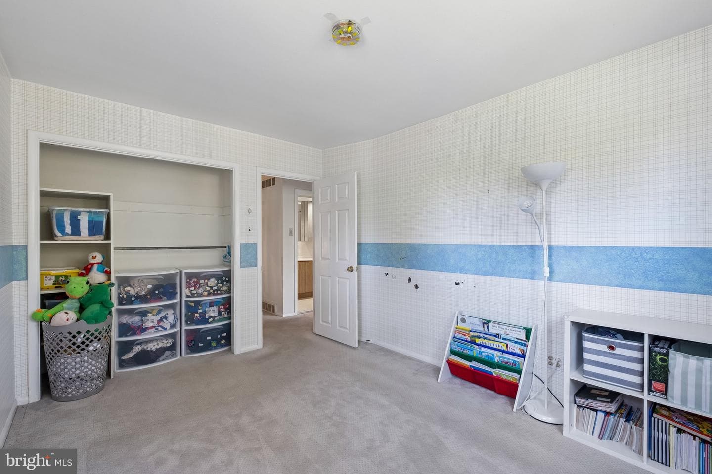 1076 Devon Road photo 32
