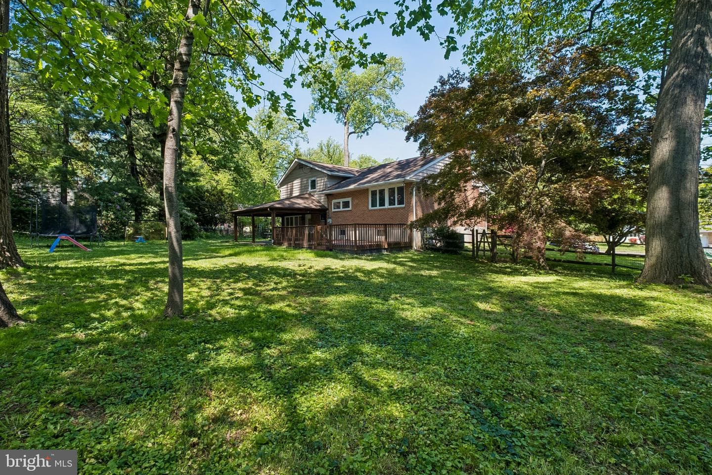 1076 Devon Road photo 49