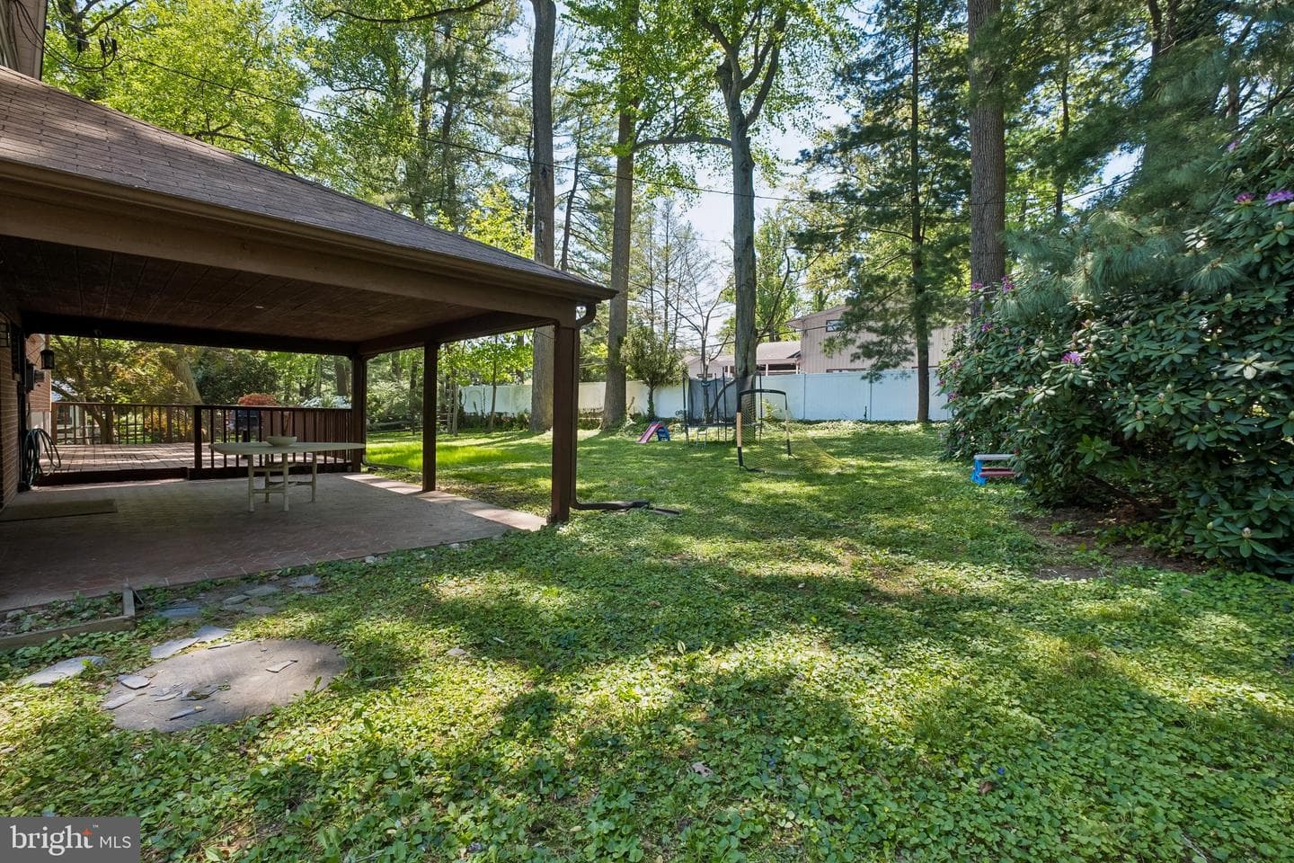 1076 Devon Road photo 50