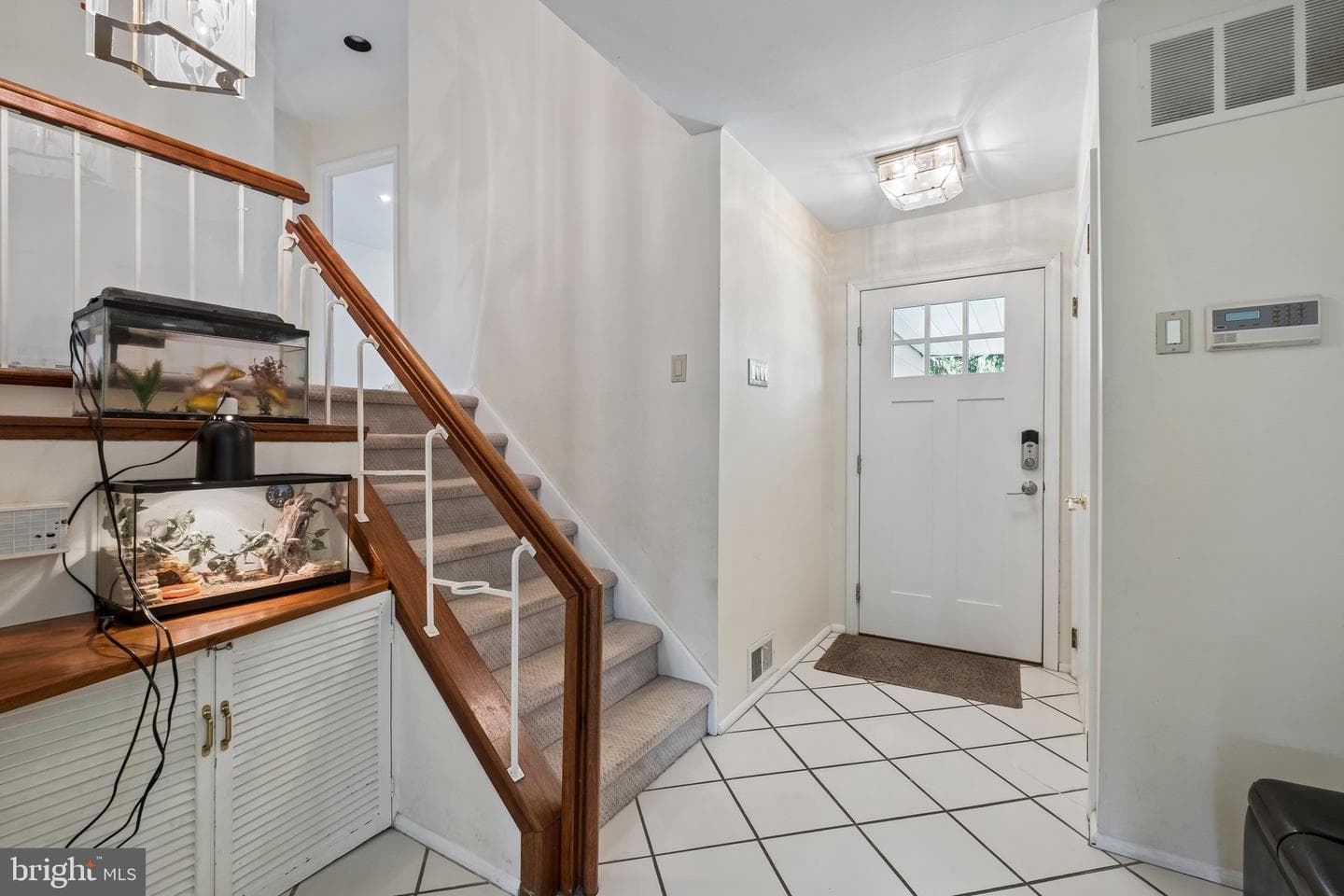 1076 Devon Road photo 6
