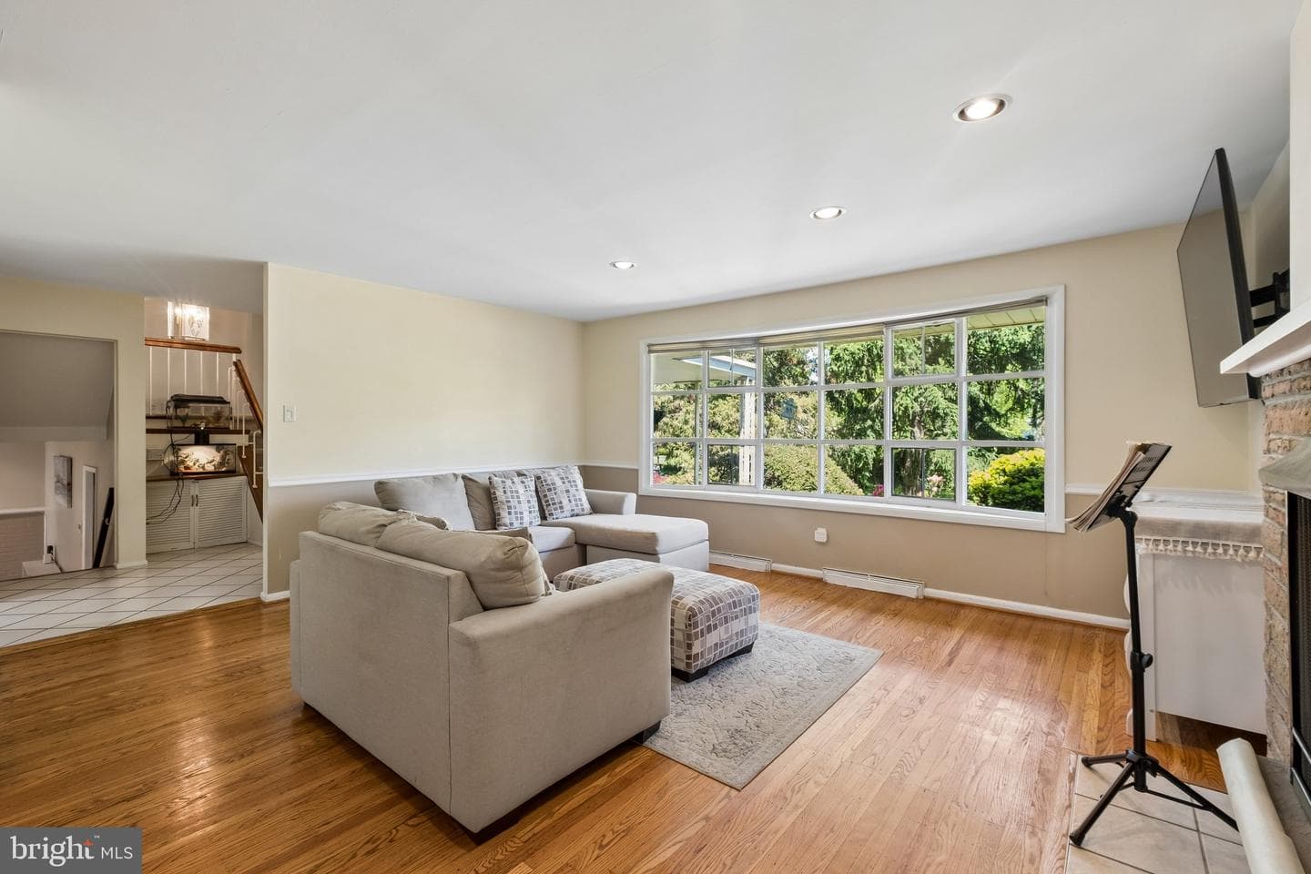 1076 Devon Road photo 8