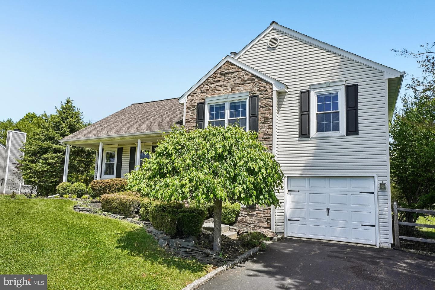 247 Winchester Drive photo 2