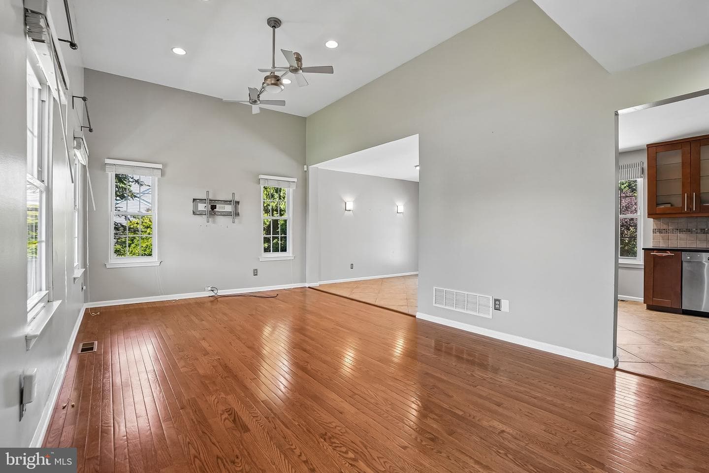247 Winchester Drive photo 4