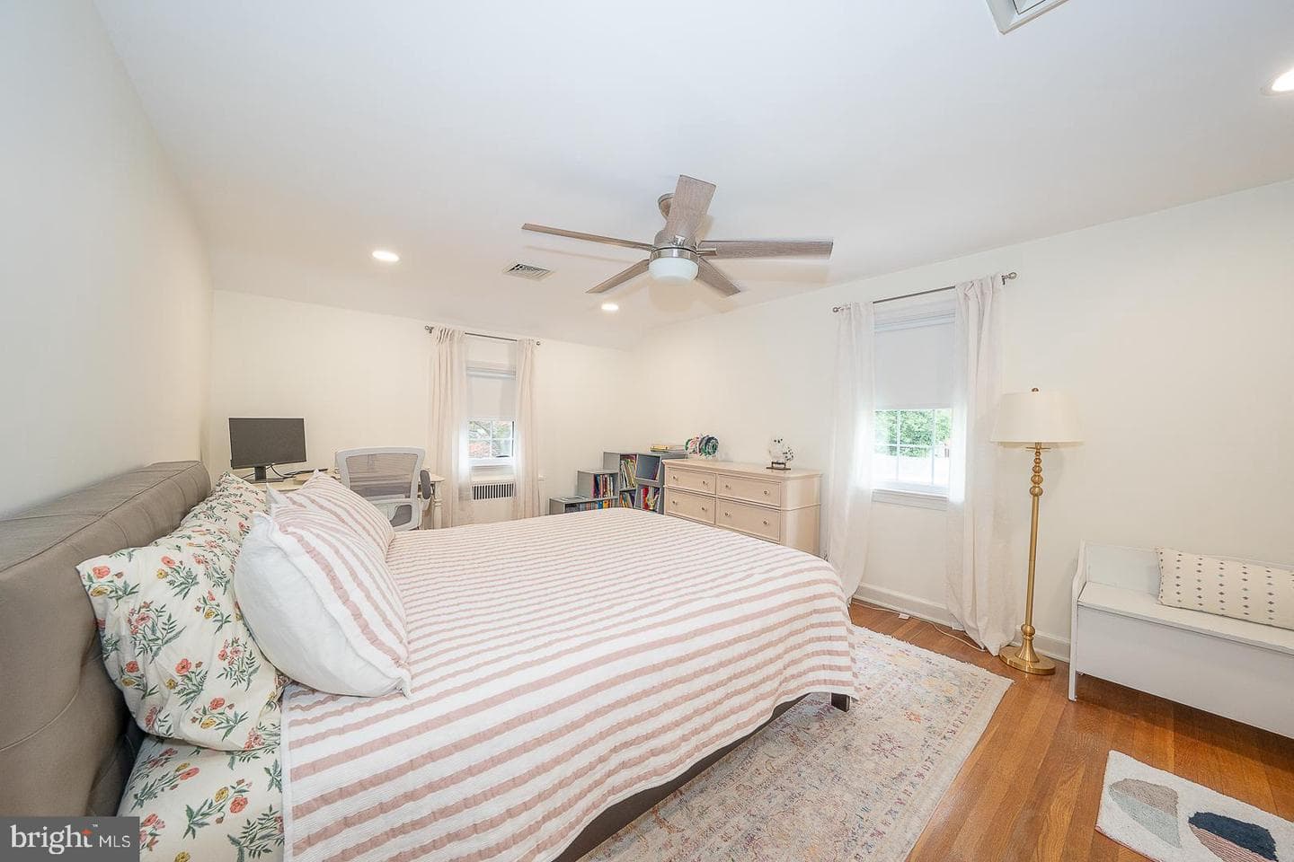 722 Argyle Road photo 42