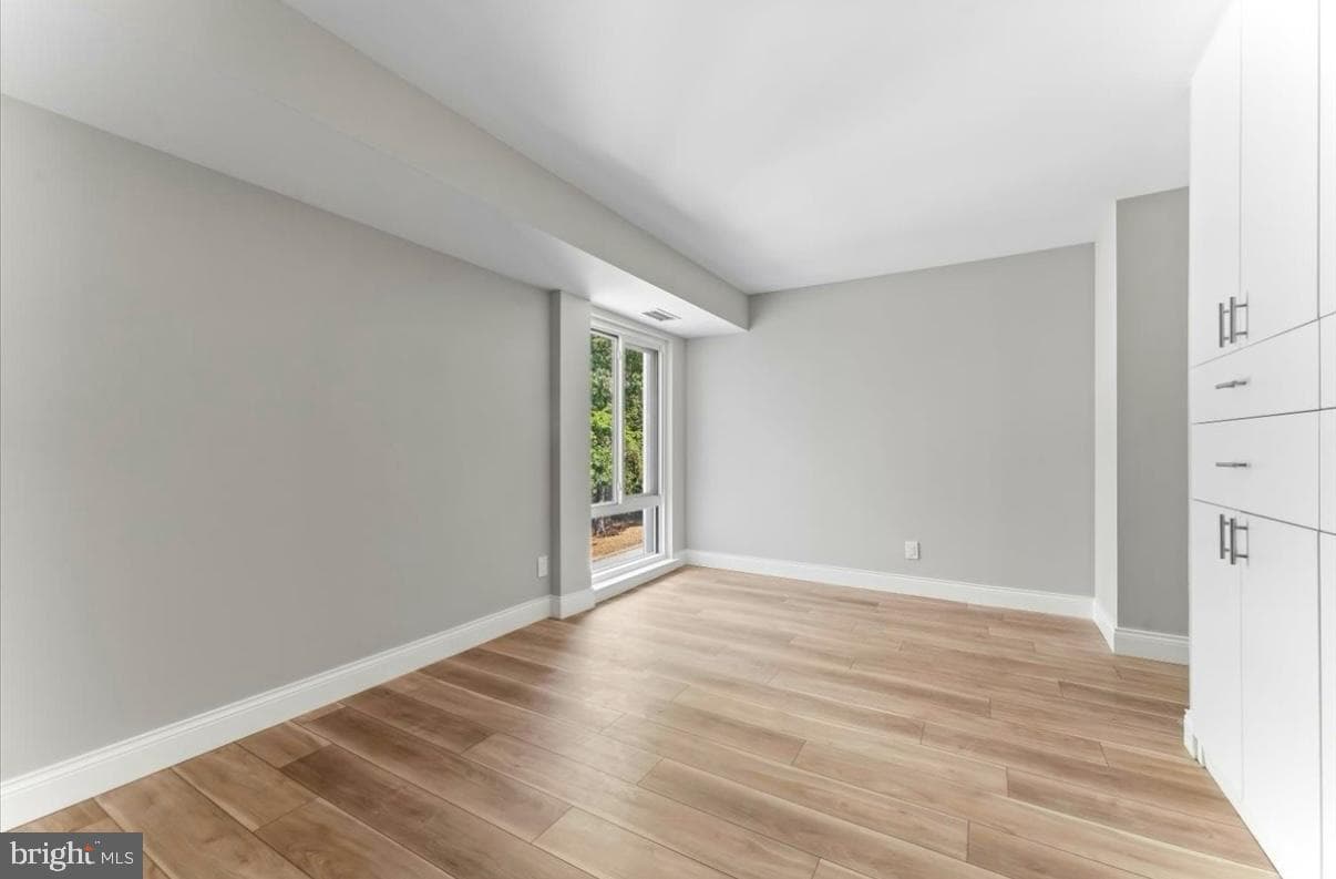 1750 Oakwood Terrace #16c photo 19