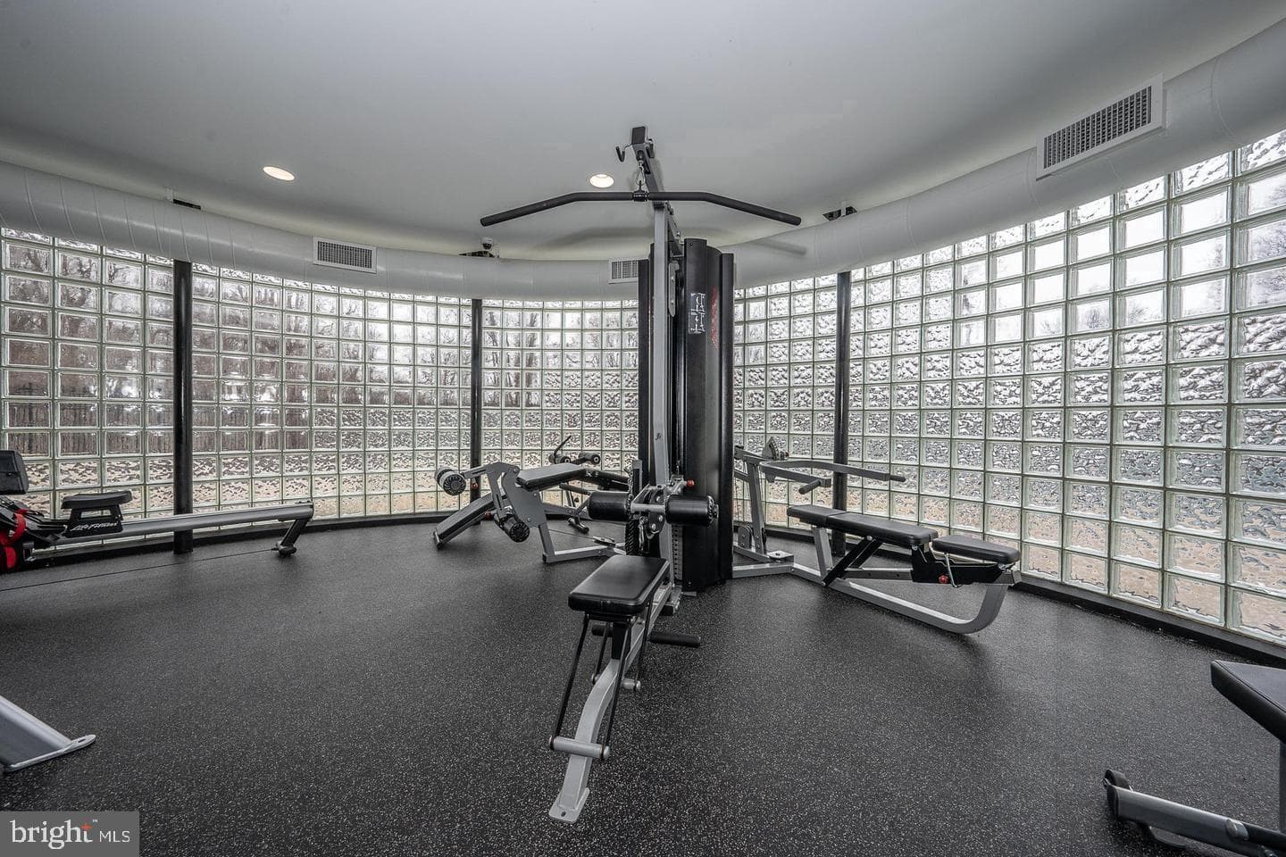 1750 Oakwood Terrace #16c photo 32