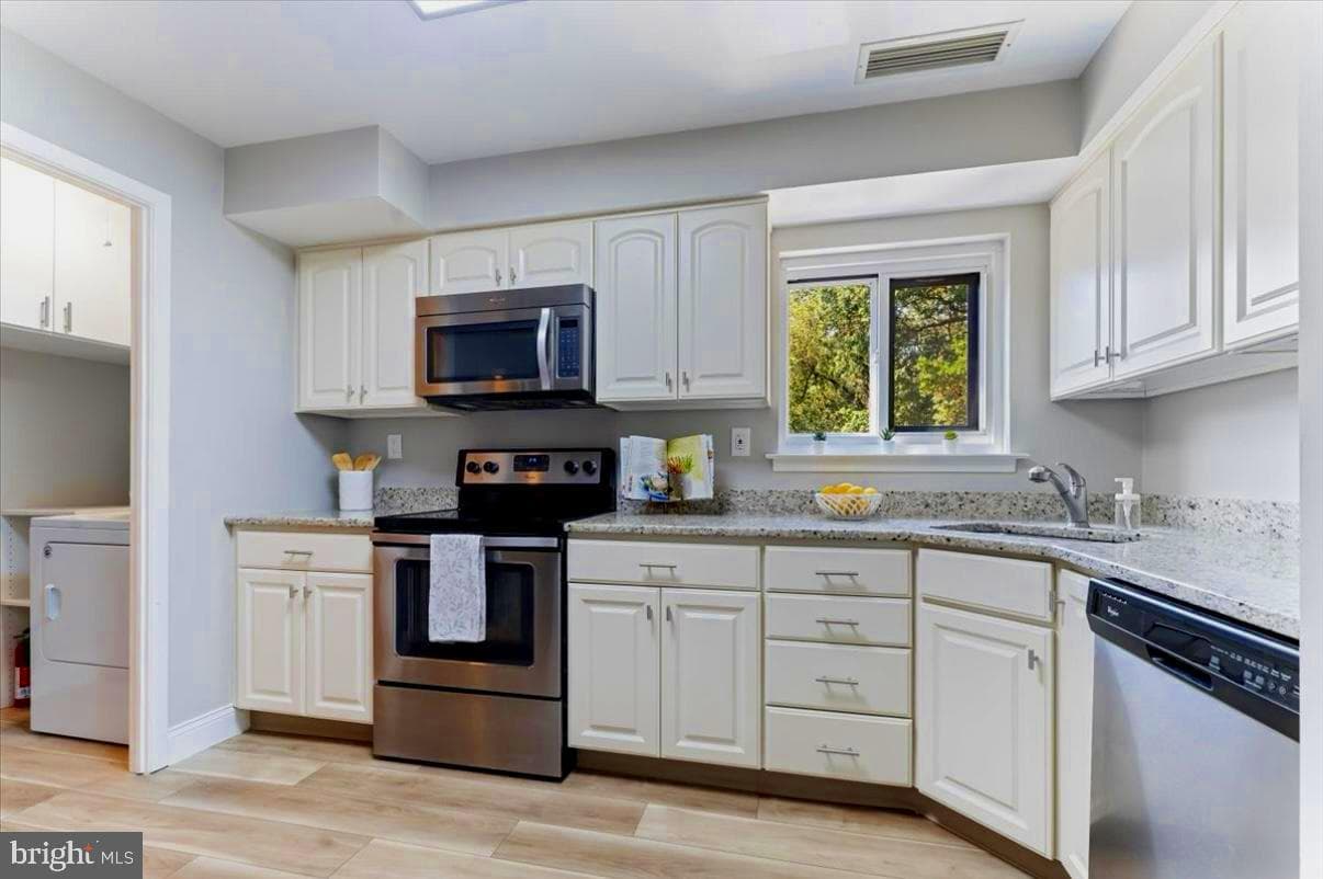 1750 Oakwood Terrace #16c photo 5