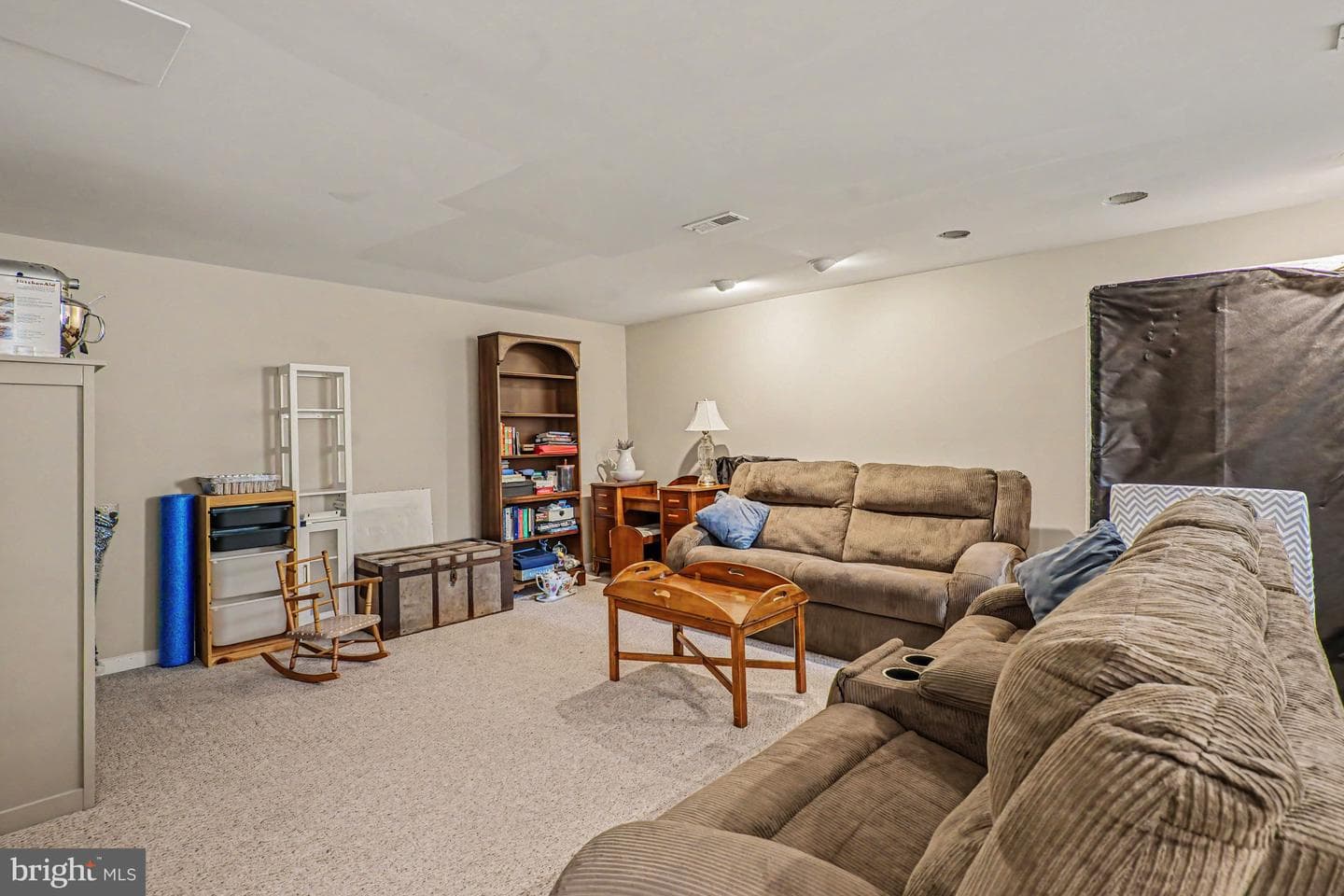 406 Nottingham Lane photo 37