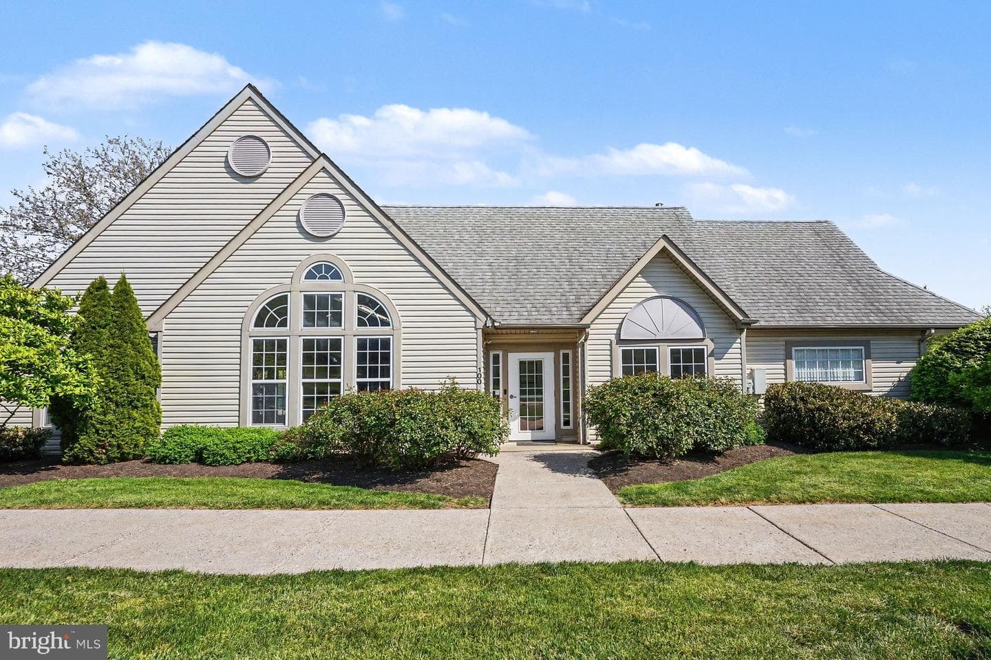 406 Nottingham Lane photo 44