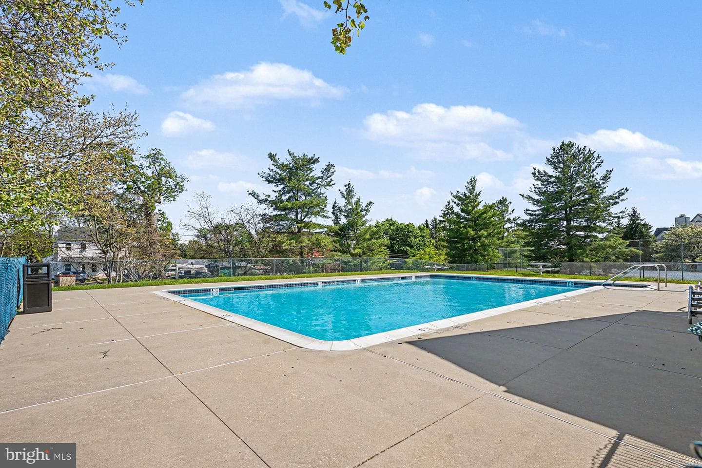 406 Nottingham Lane photo 47
