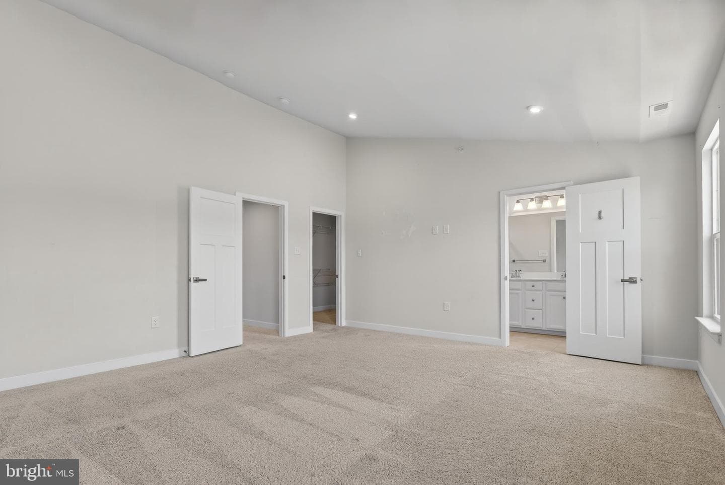8005 Milltown Circle photo 22