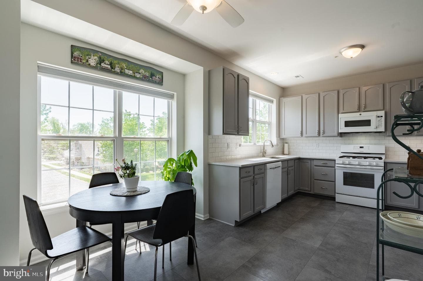58 Stuart Drive photo 17