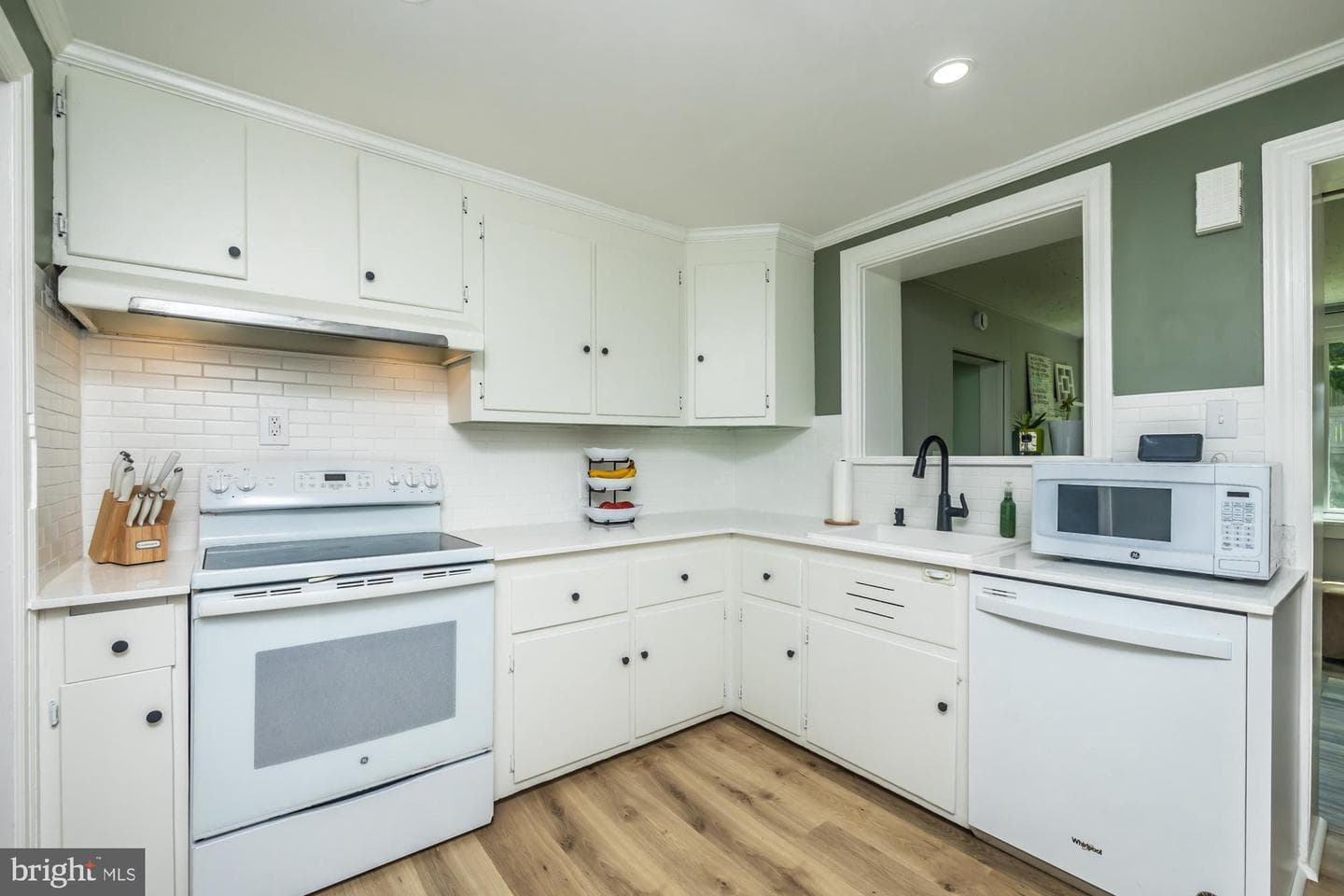3024 Joshua Road photo 11