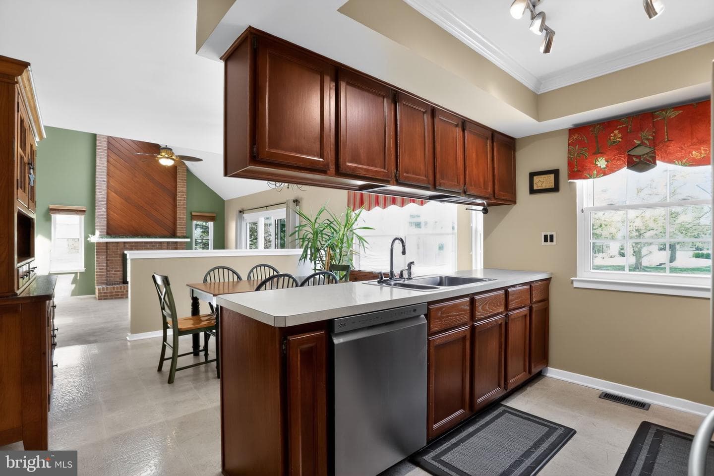 102 Grouse Court photo 6