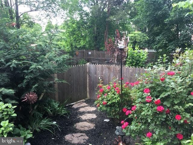 905 Stratford Avenue photo 35