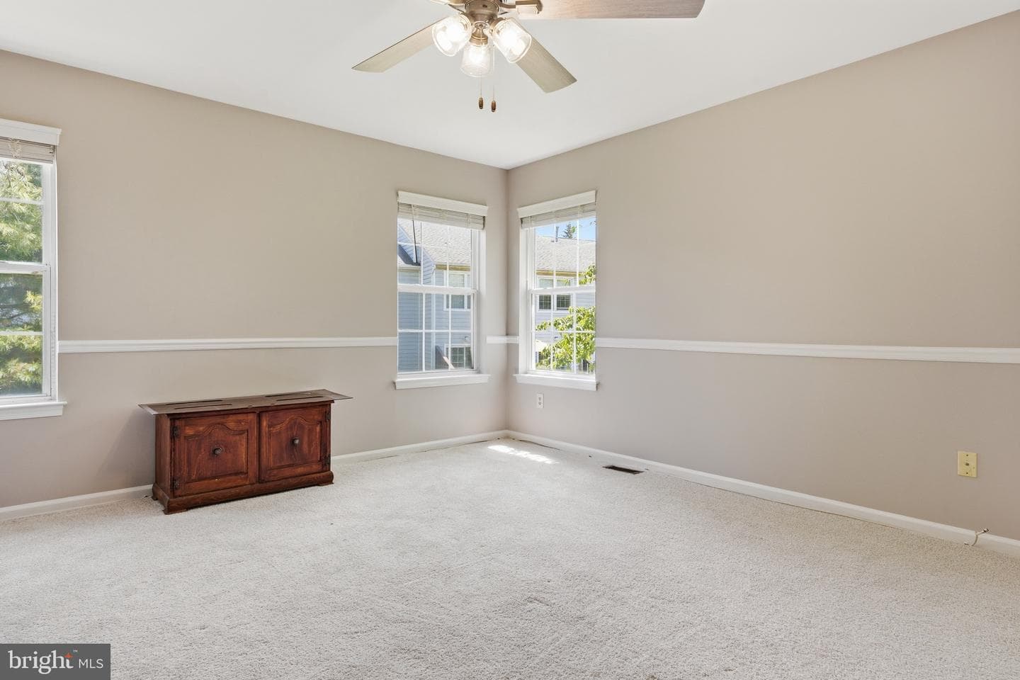 55 Windsor Place photo 42