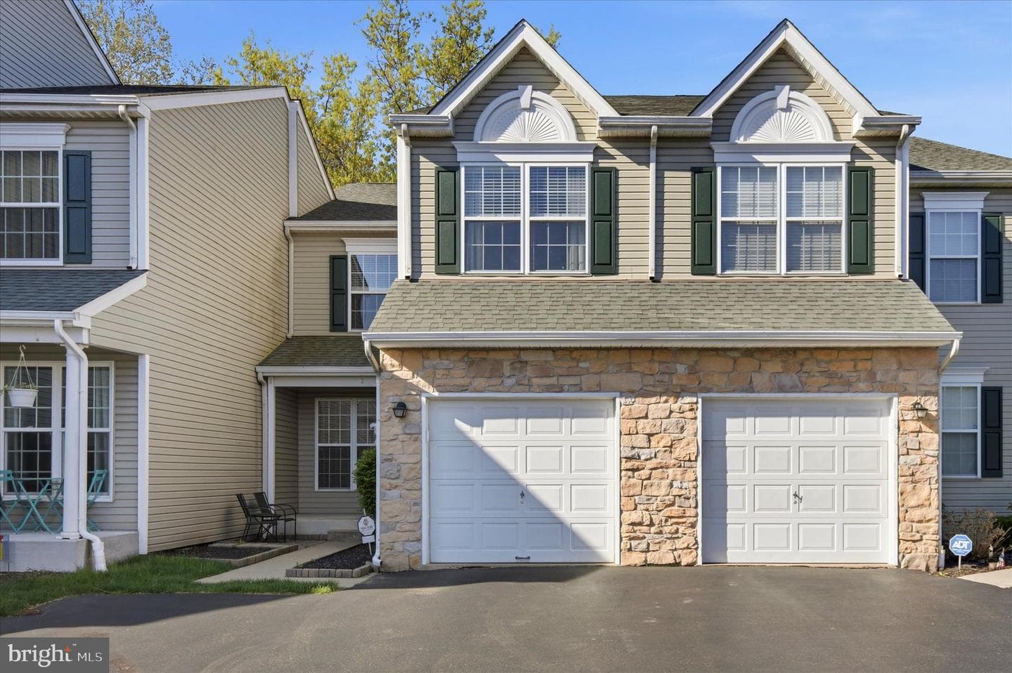 325 Green View Court