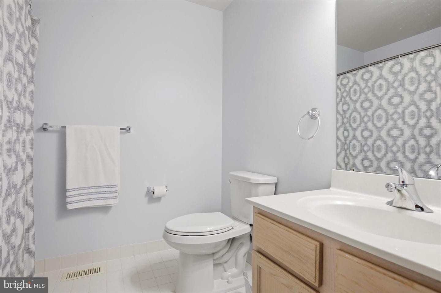 325 Green View Court photo 14