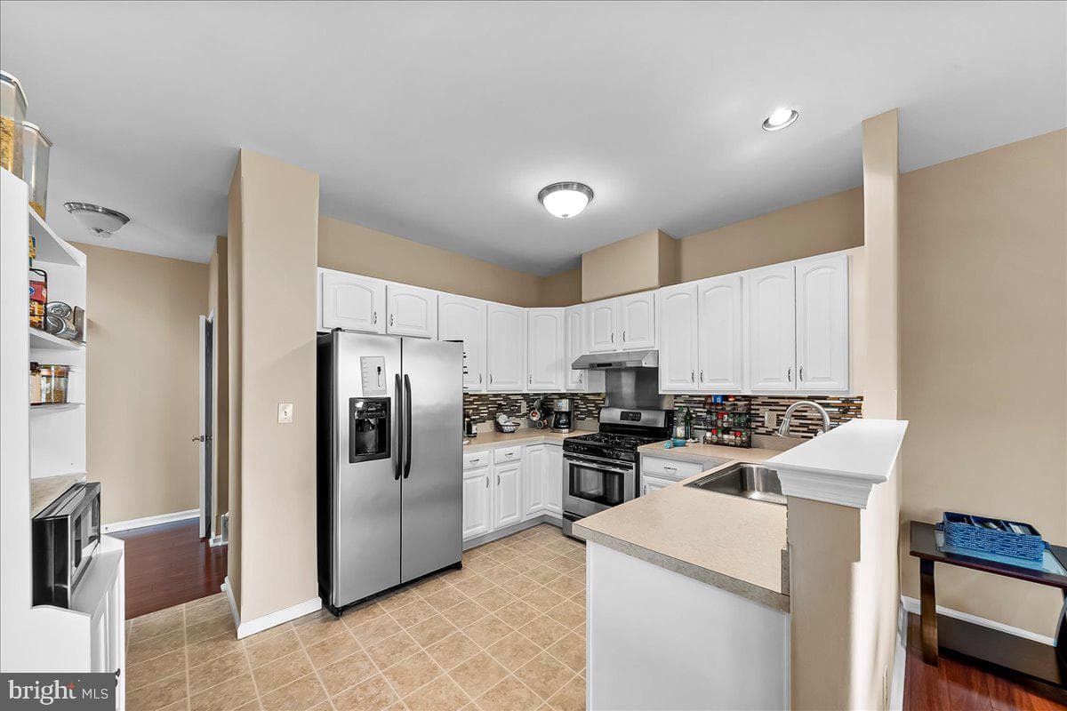 4001 Sarah Court photo 15