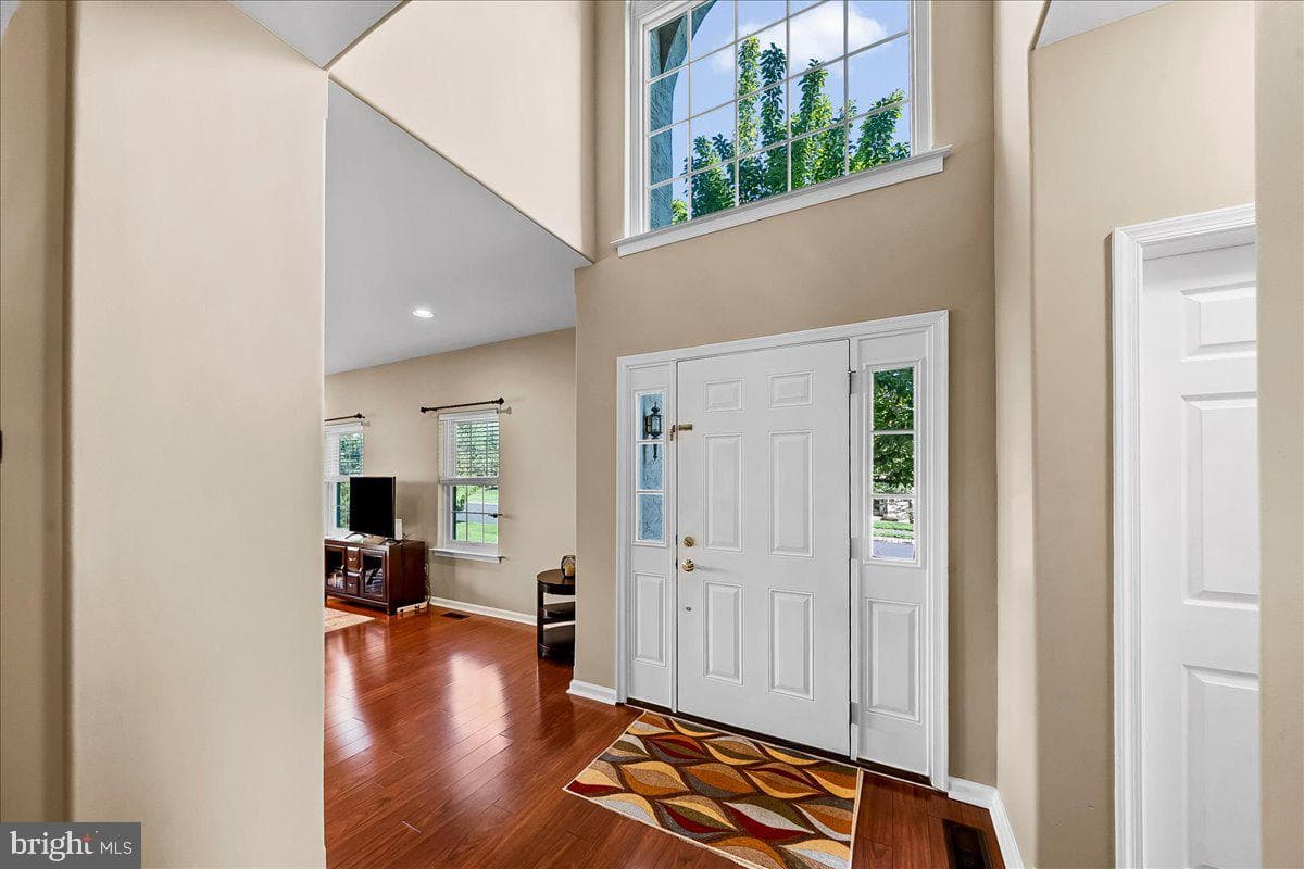 4001 Sarah Court photo 16