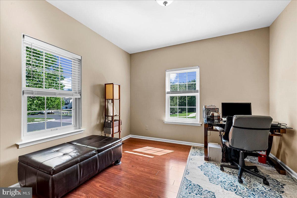 4001 Sarah Court photo 2