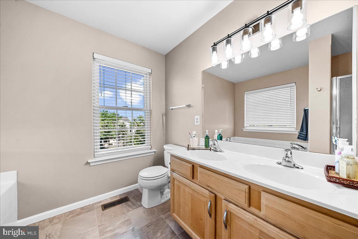 4001 Sarah Court photo 21