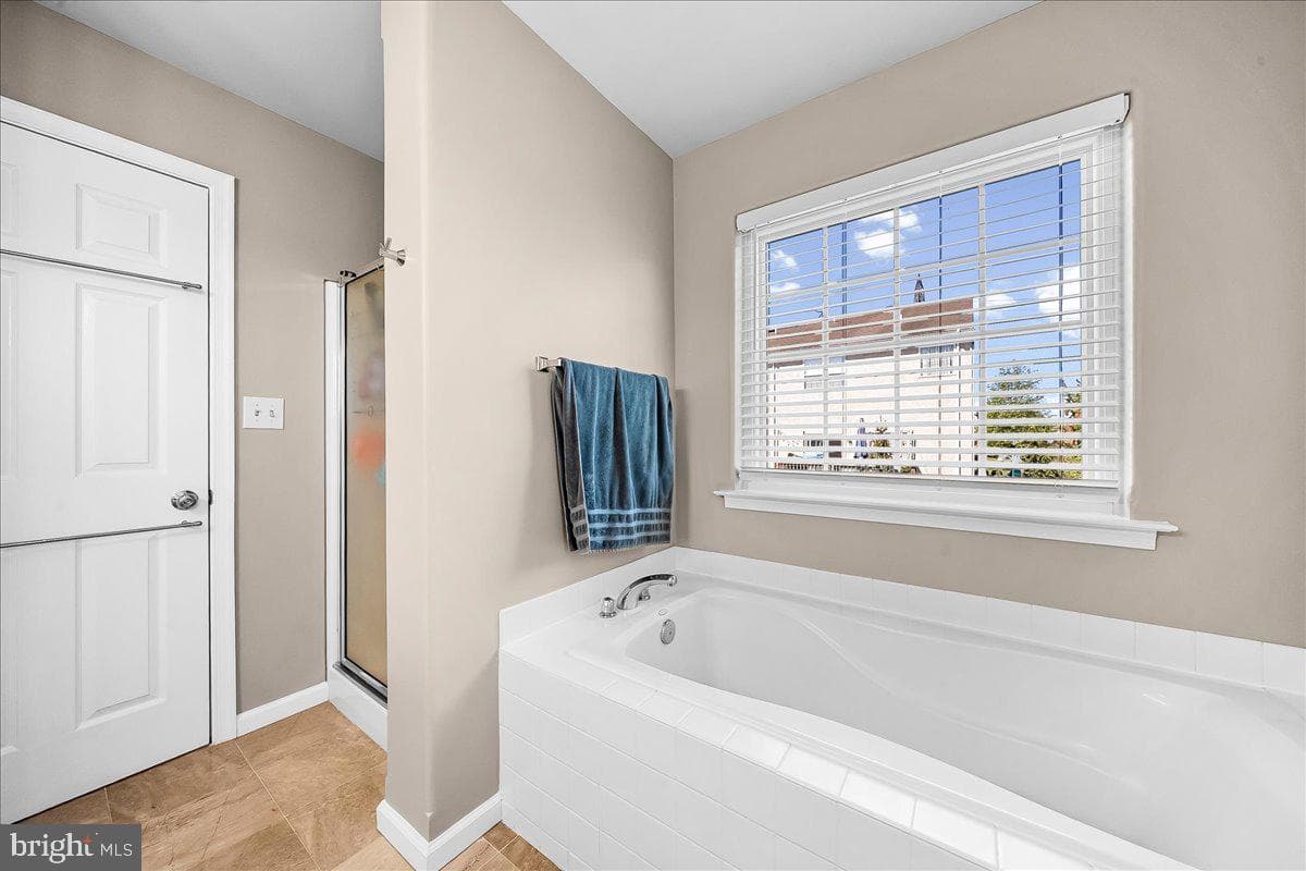 4001 Sarah Court photo 22