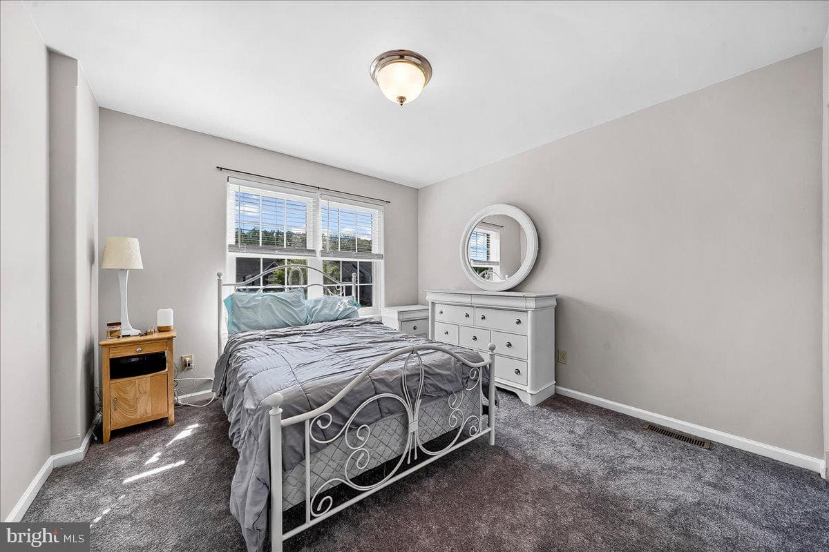 4001 Sarah Court photo 26