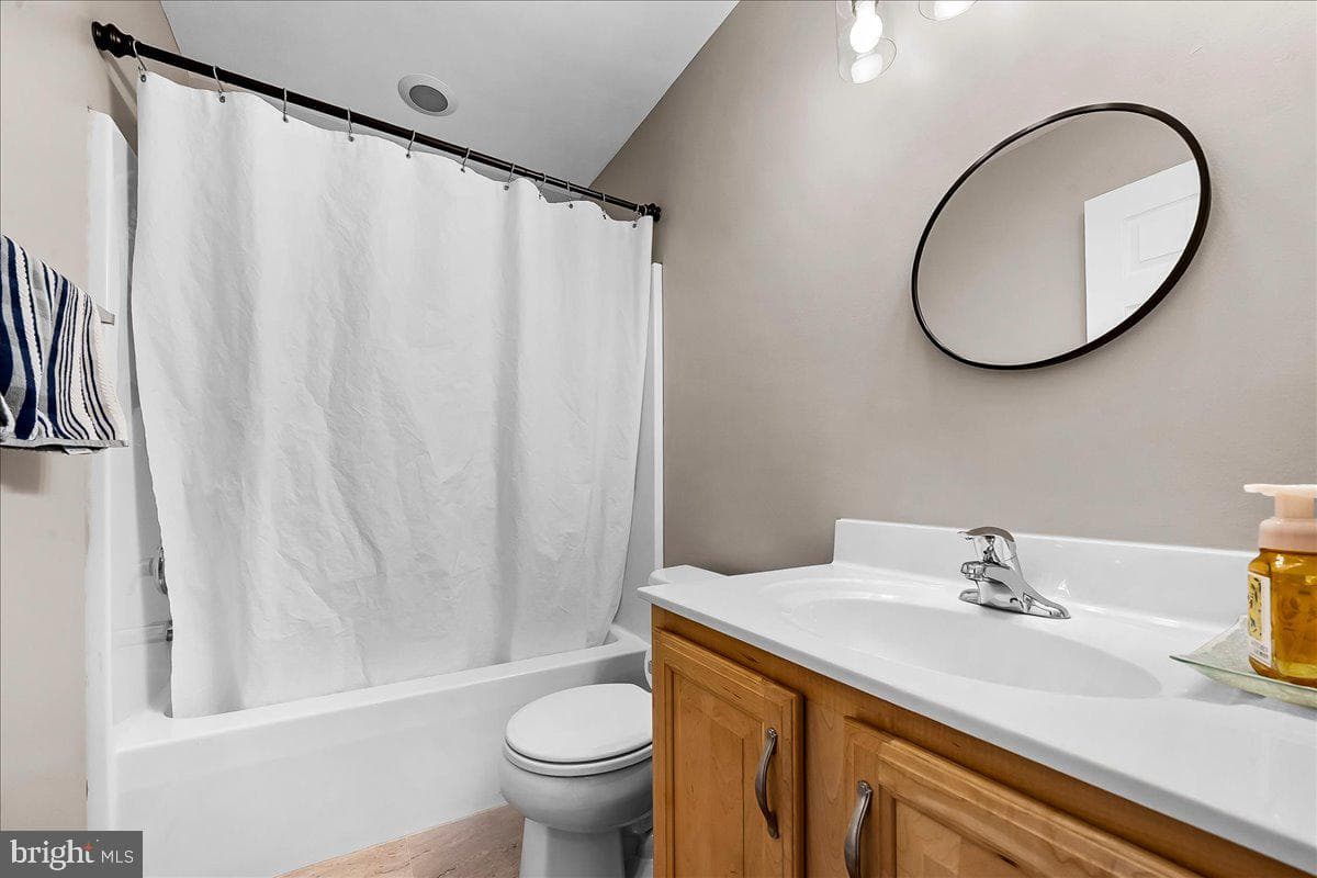 4001 Sarah Court photo 28