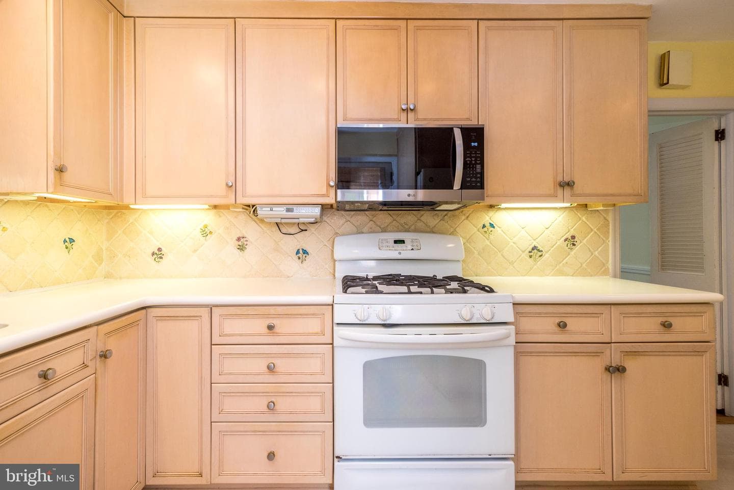 139 Kingston Road photo 12