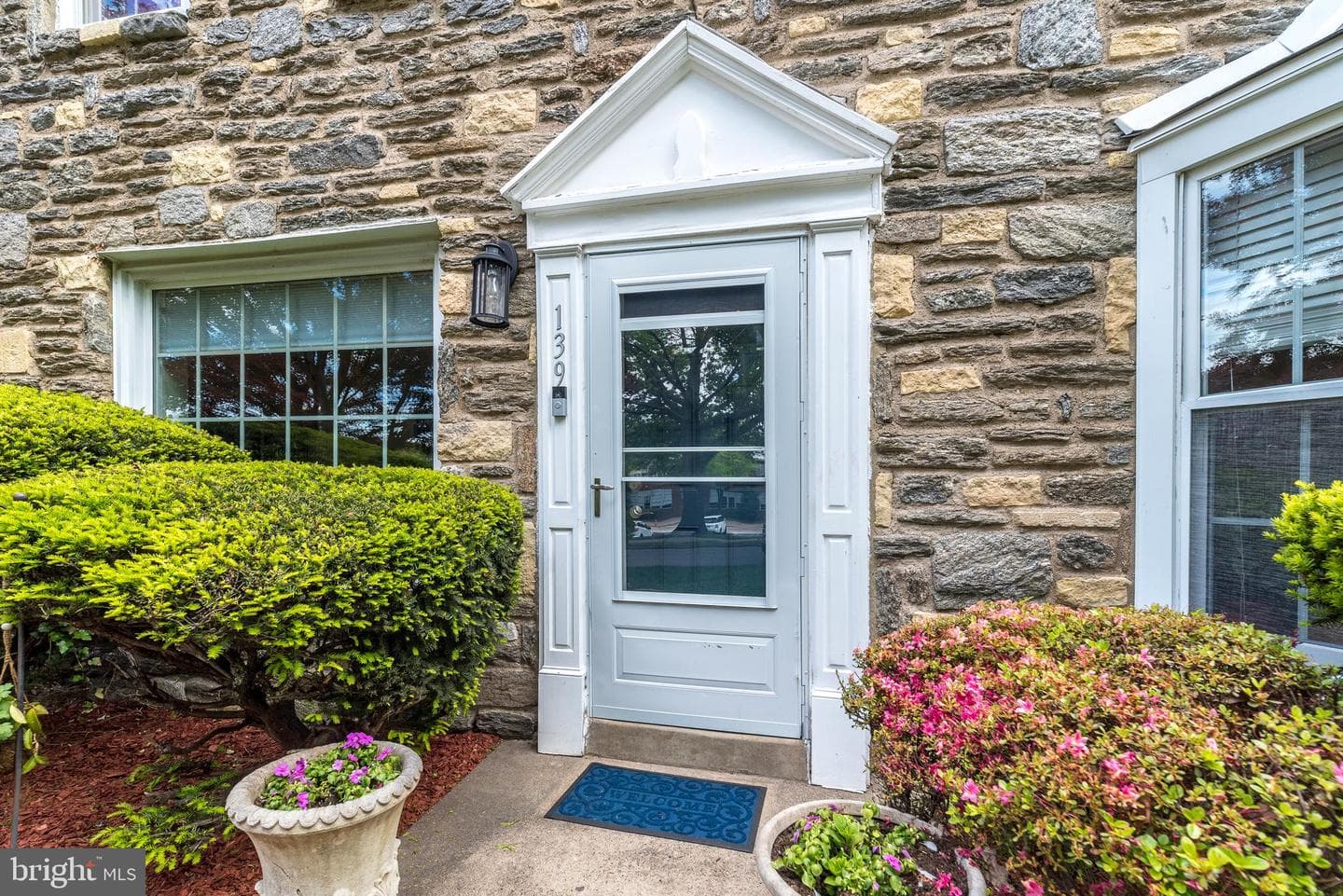 139 Kingston Road photo 2