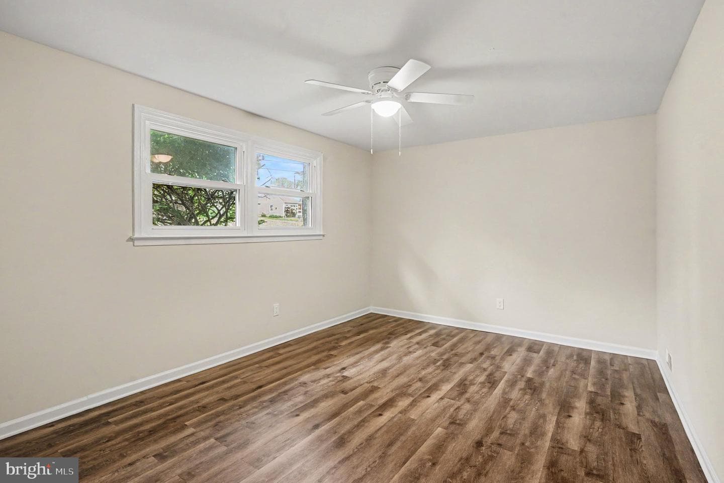 208 W 3rd Street photo 20