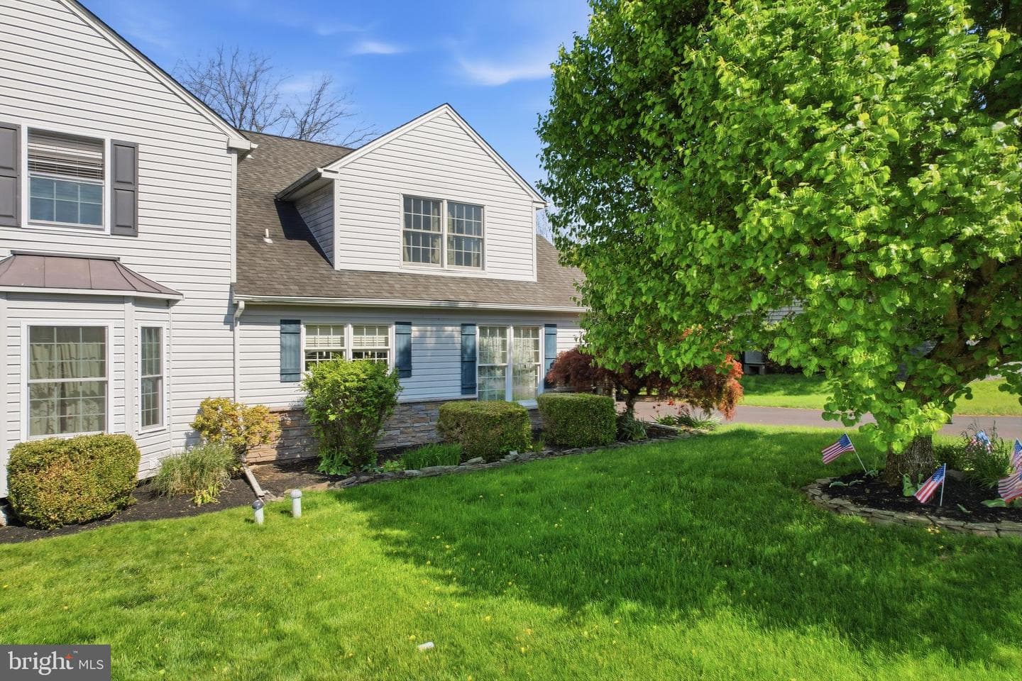 230 Sandown Court photo 2