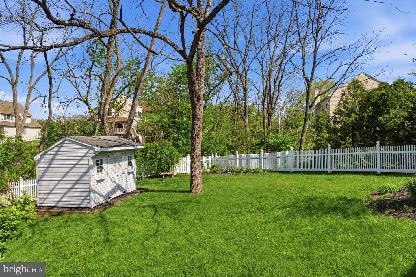 230 Sandown Court photo 6