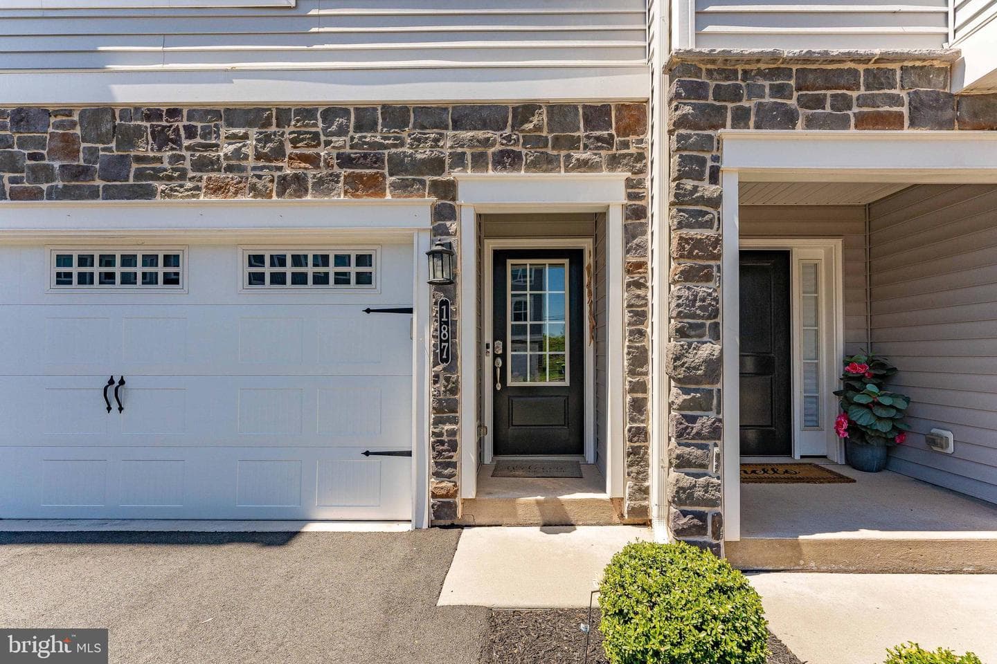 187 Larrabee Way photo 4