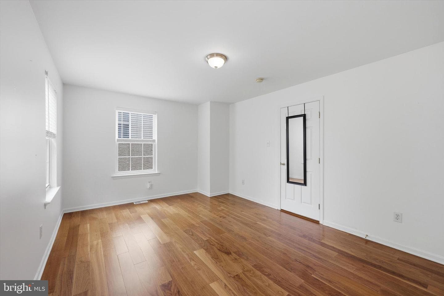 422 W 5th Avenue photo 17