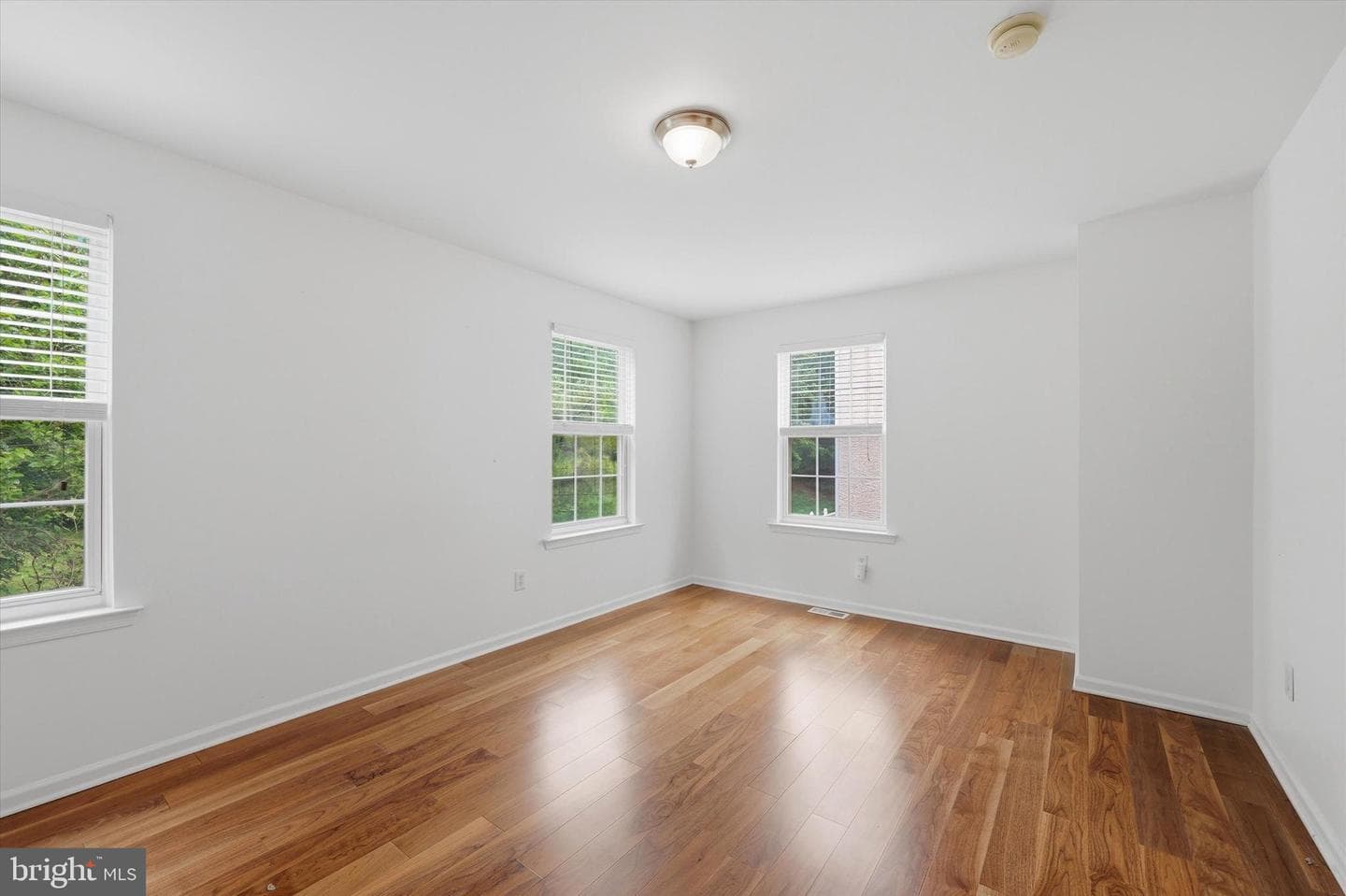 422 W 5th Avenue photo 19