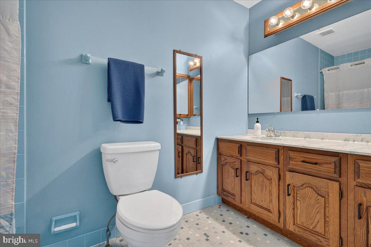 560 Susan Drive photo 25