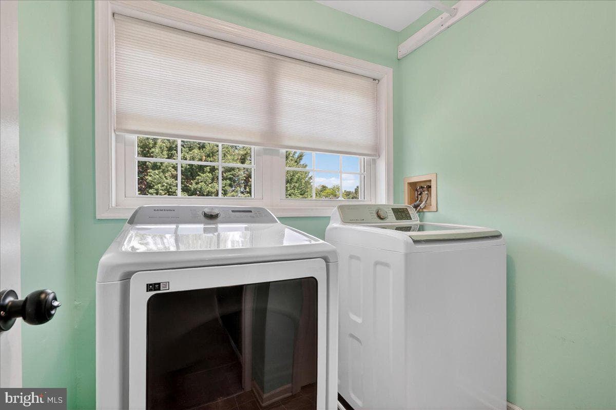 560 Susan Drive photo 27