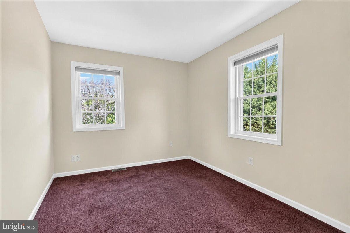 560 Susan Drive photo 30
