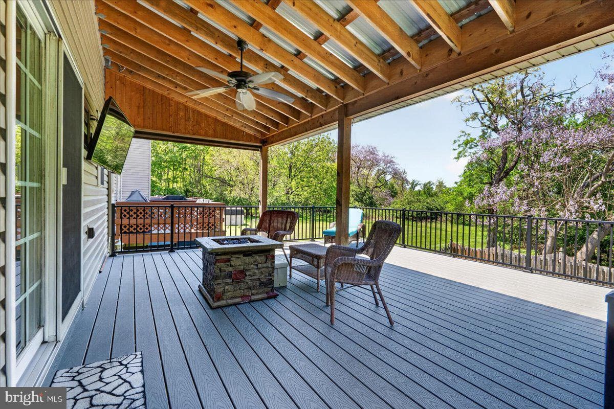 560 Susan Drive photo 34