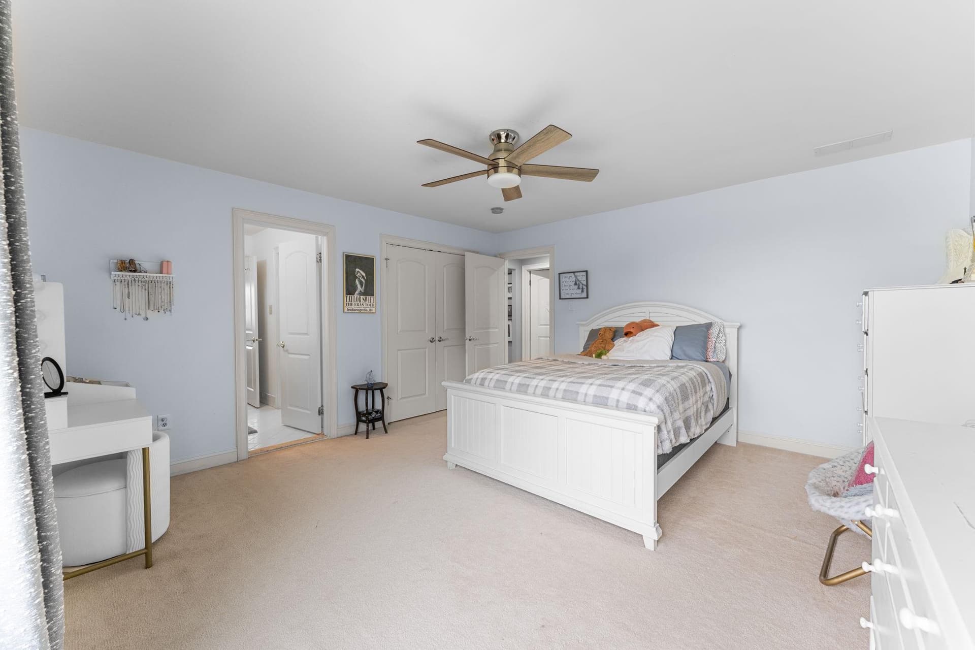 912 Ashbourne Way photo 29