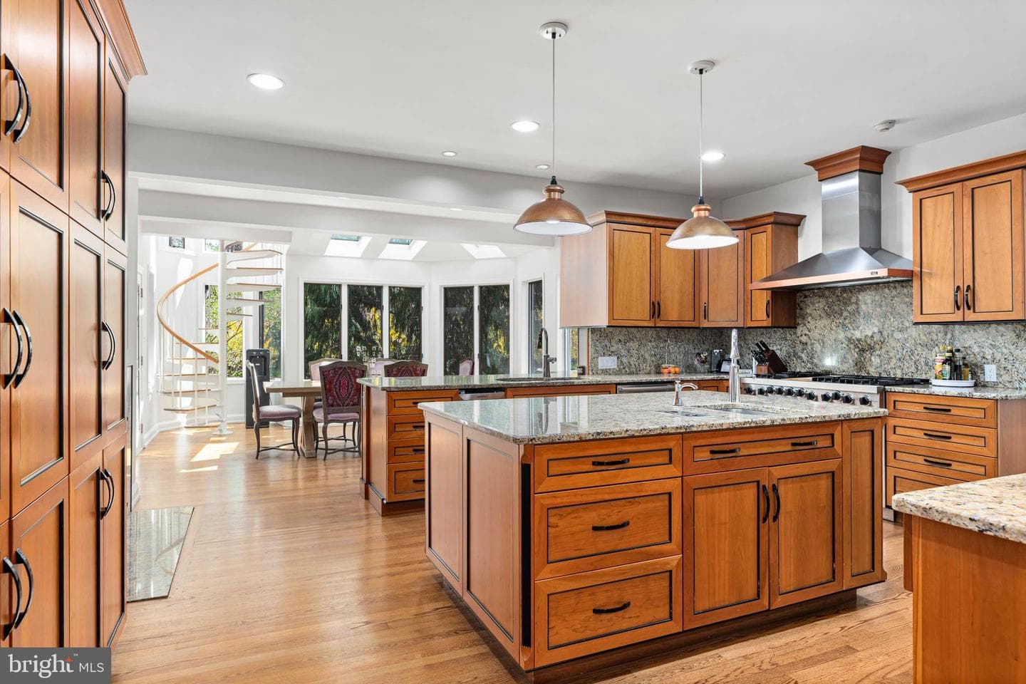 1075 Green Valley Road photo 17